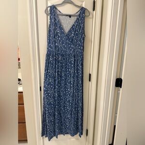 41 Hawthorn Navy Floral Maxi Dress